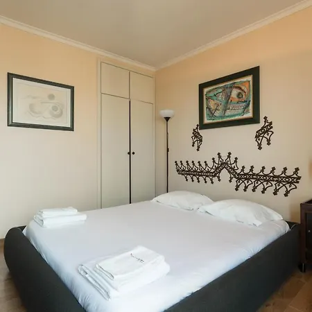Feels Like Beato Rooftop Flat Apartment